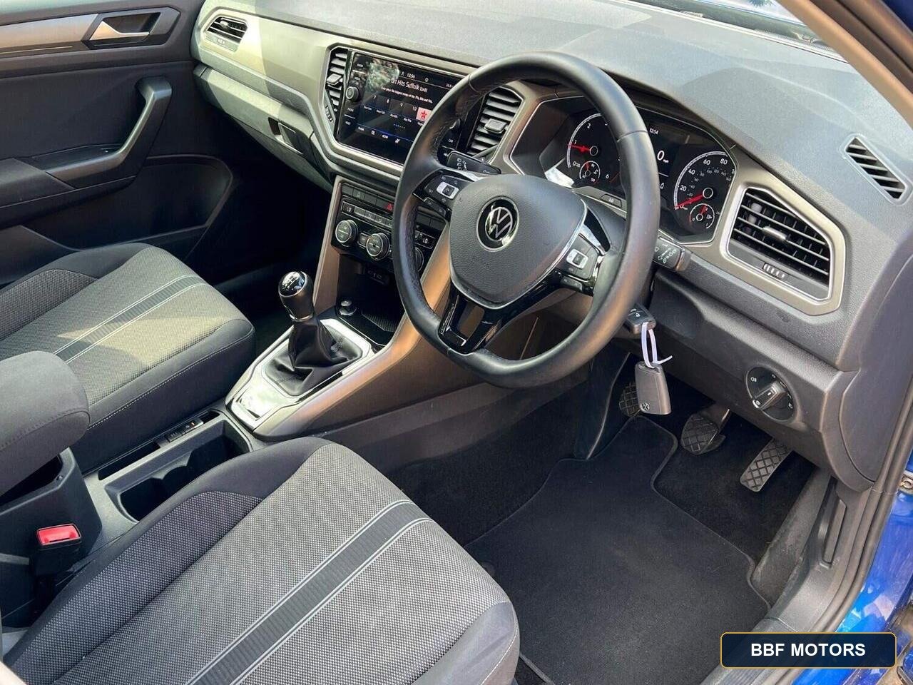 2021 Volkswagen T-Roc 2.0 TDI Design Euro 6 (s/s) 5dr — photo 2