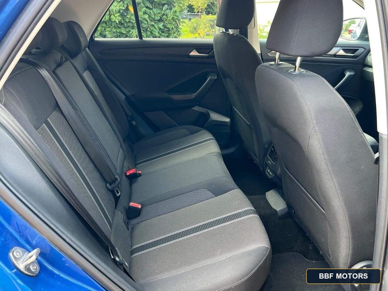 2021 Volkswagen T-Roc 2.0 TDI Design Euro 6 (s/s) 5dr — photo 11