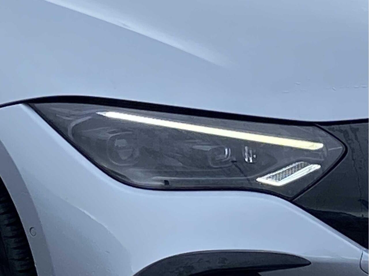 2022 Mercedes-Benz EQE EQE 350+ 91kWh Exclusive Luxury Auto 4dr — photo 9