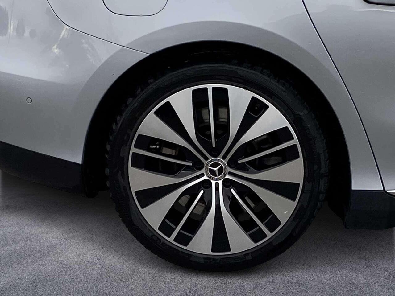 2022 Mercedes-Benz EQE EQE 350+ 91kWh Exclusive Luxury Auto 4dr — photo 10
