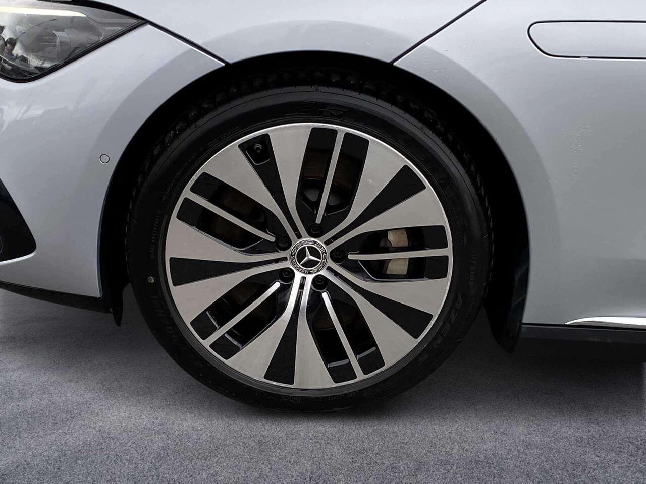 2022 Mercedes-Benz EQE EQE 350+ 91kWh Exclusive Luxury Auto 4dr — photo 12