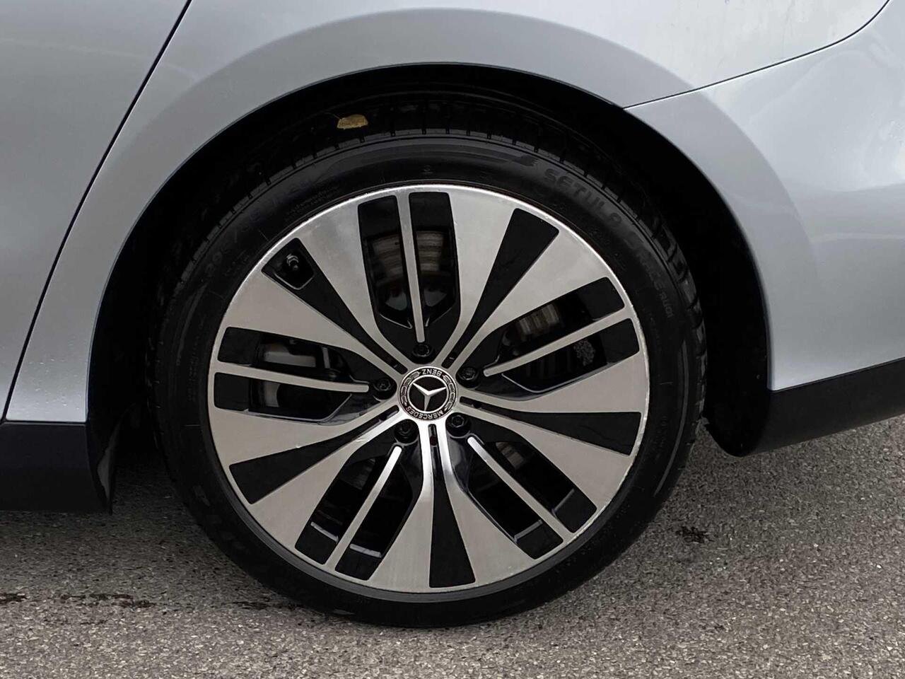 2022 Mercedes-Benz EQE EQE 350+ 91kWh Exclusive Luxury Auto 4dr — photo 13