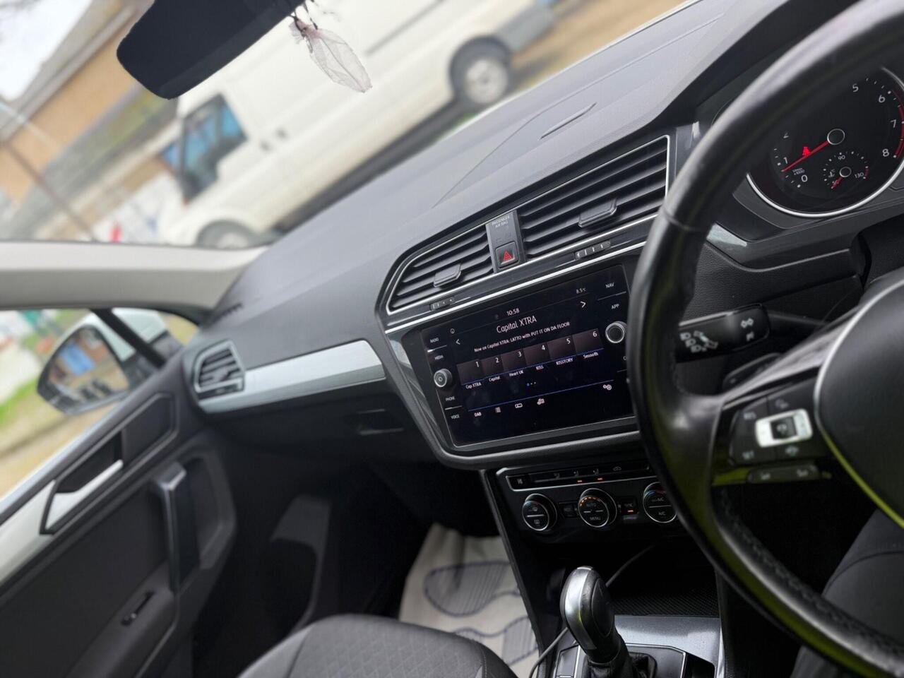 2020 Volkswagen Tiguan 1.5 TSI EVO Match DSG Euro 6 (s/s) 5dr — photo 6