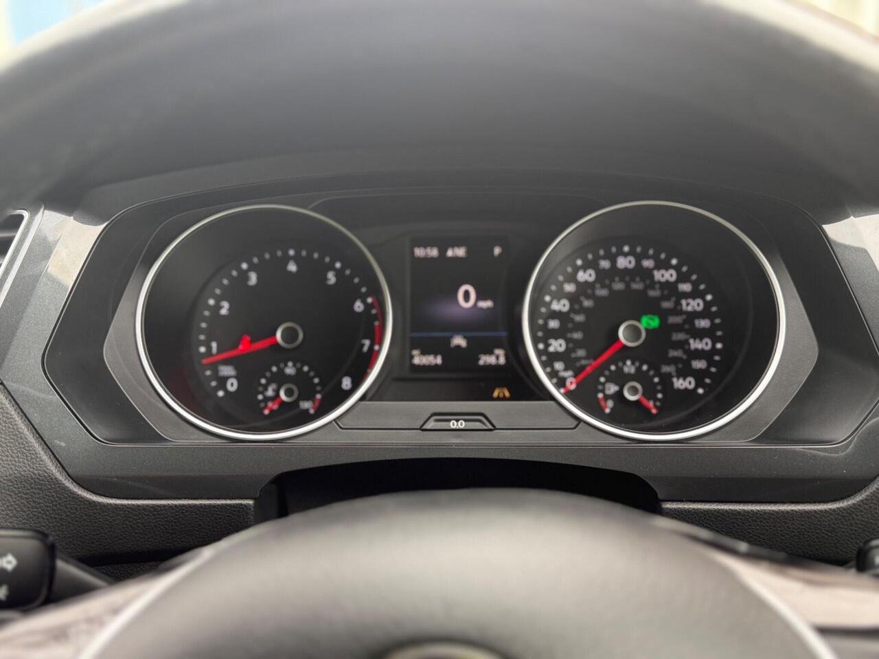 2020 Volkswagen Tiguan 1.5 TSI EVO Match DSG Euro 6 (s/s) 5dr — photo 11
