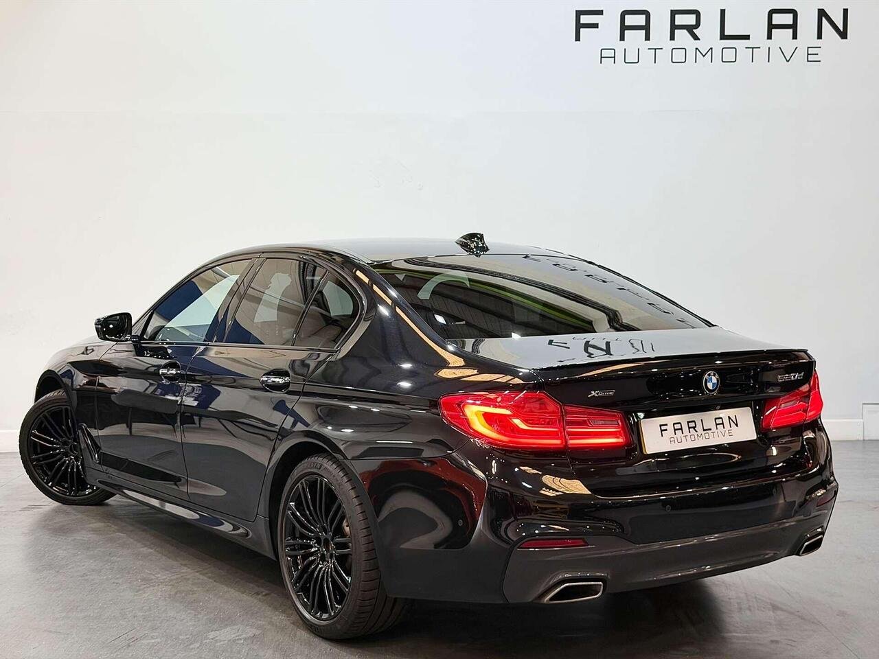 2018 BMW 5 Series 2.0 520d M Sport Auto xDrive Euro 6 (s/s) 4dr — photo 4