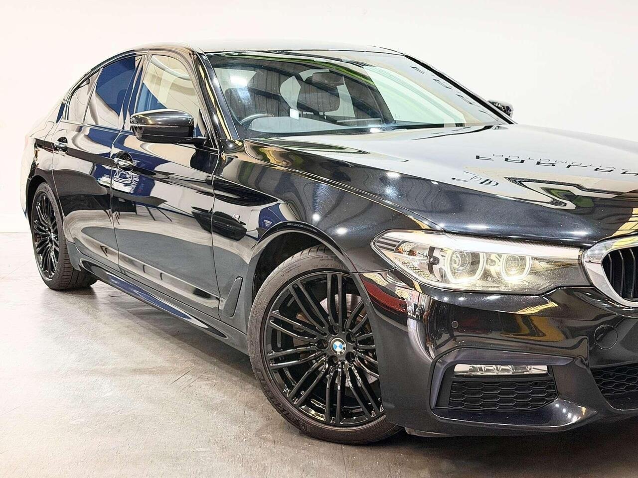 2018 BMW 5 Series 2.0 520d M Sport Auto xDrive Euro 6 (s/s) 4dr — photo 7