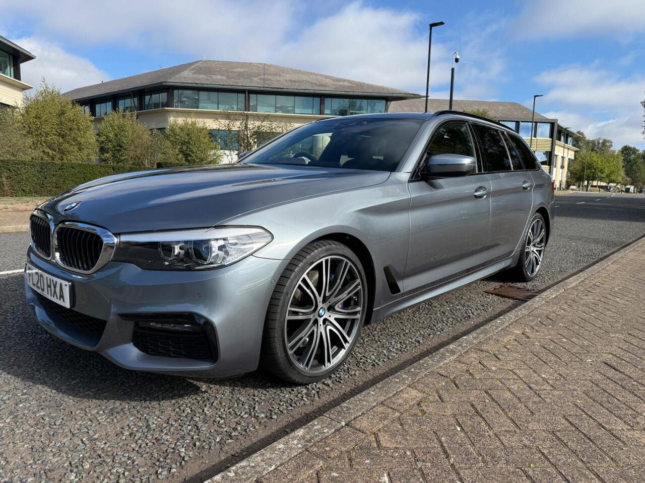 2020 BMW 5 Series 3.0 540i GPF M Sport Touring Auto xDrive Euro 6 (s/s) 5dr — photo 3