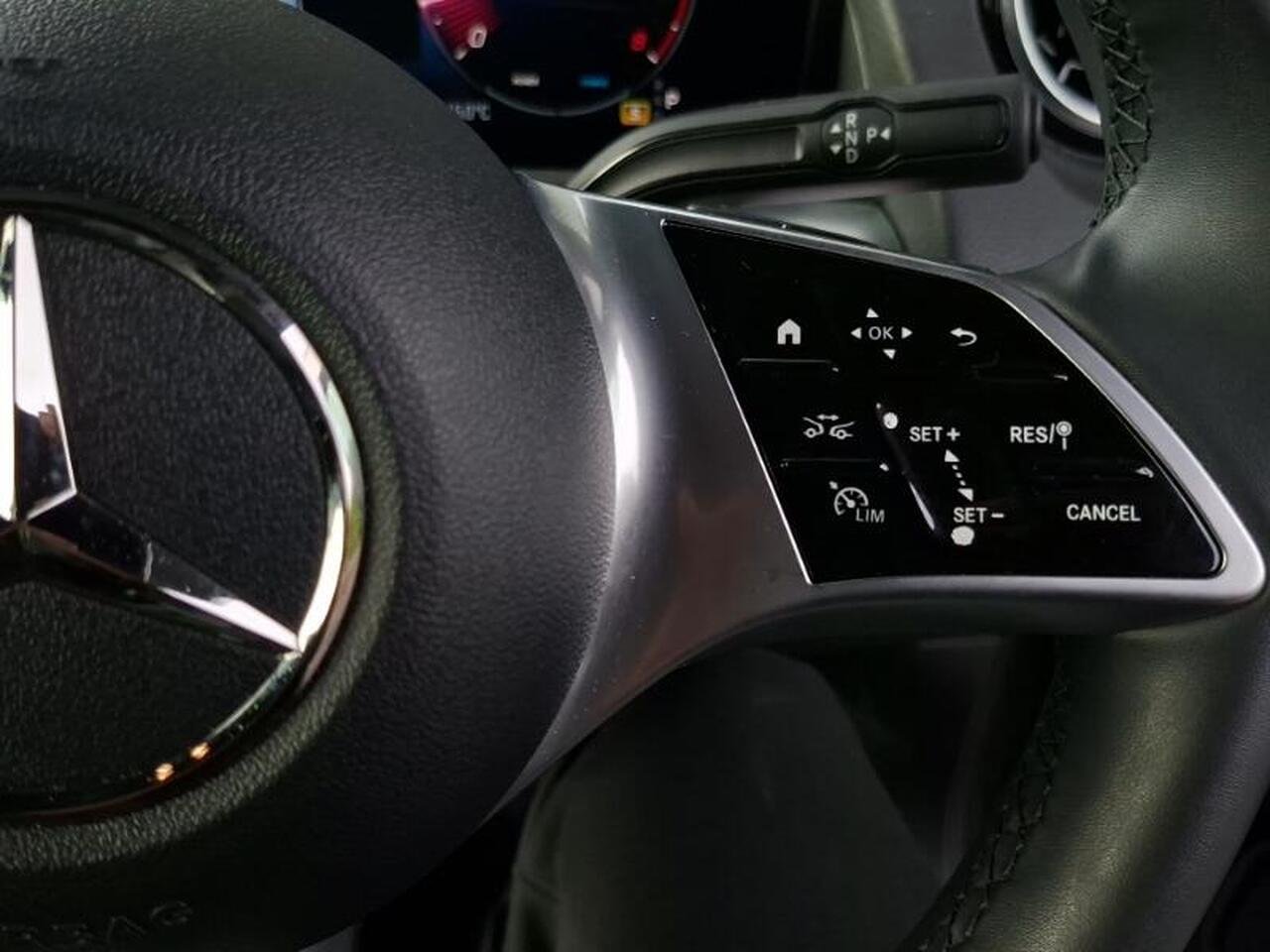 2025 Mercedes-Benz GLB 1.3 GLB200h MHEV Sport (Executive) 7G-DCT Euro 6 (s/s) 5dr — photo 13